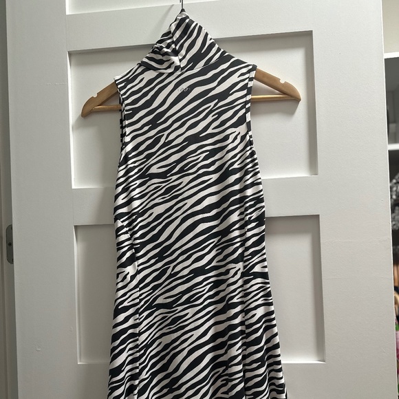 Ellabelle Tennis dress size 2, really 6-8 (medium) in perfect condition. - Picture 2 of 2